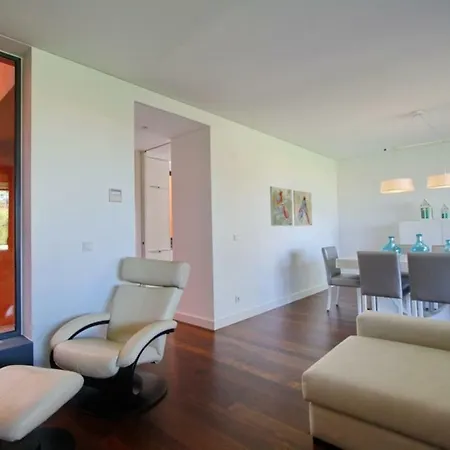 Moradia No Condominio L'orangerie Em Villa *