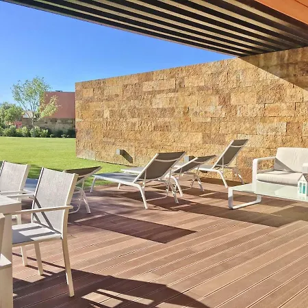 Villa Moradia No Condominio L'orangerie Em *