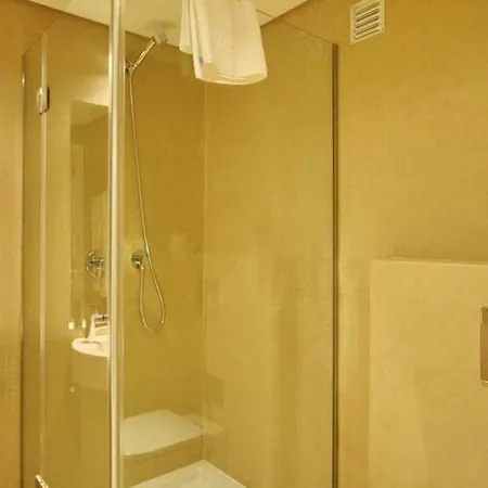Villa Moradia No Condominio L'orangerie Em *